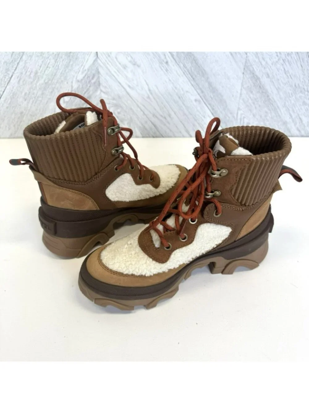 Sorel Brex Cozy Lace Up Boots Womens Size 5.5 Tan Sherpa NL4812-242 NWOB NEW